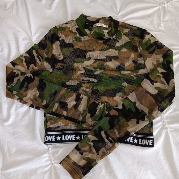 Camo crop top - Picture 1 of 3
